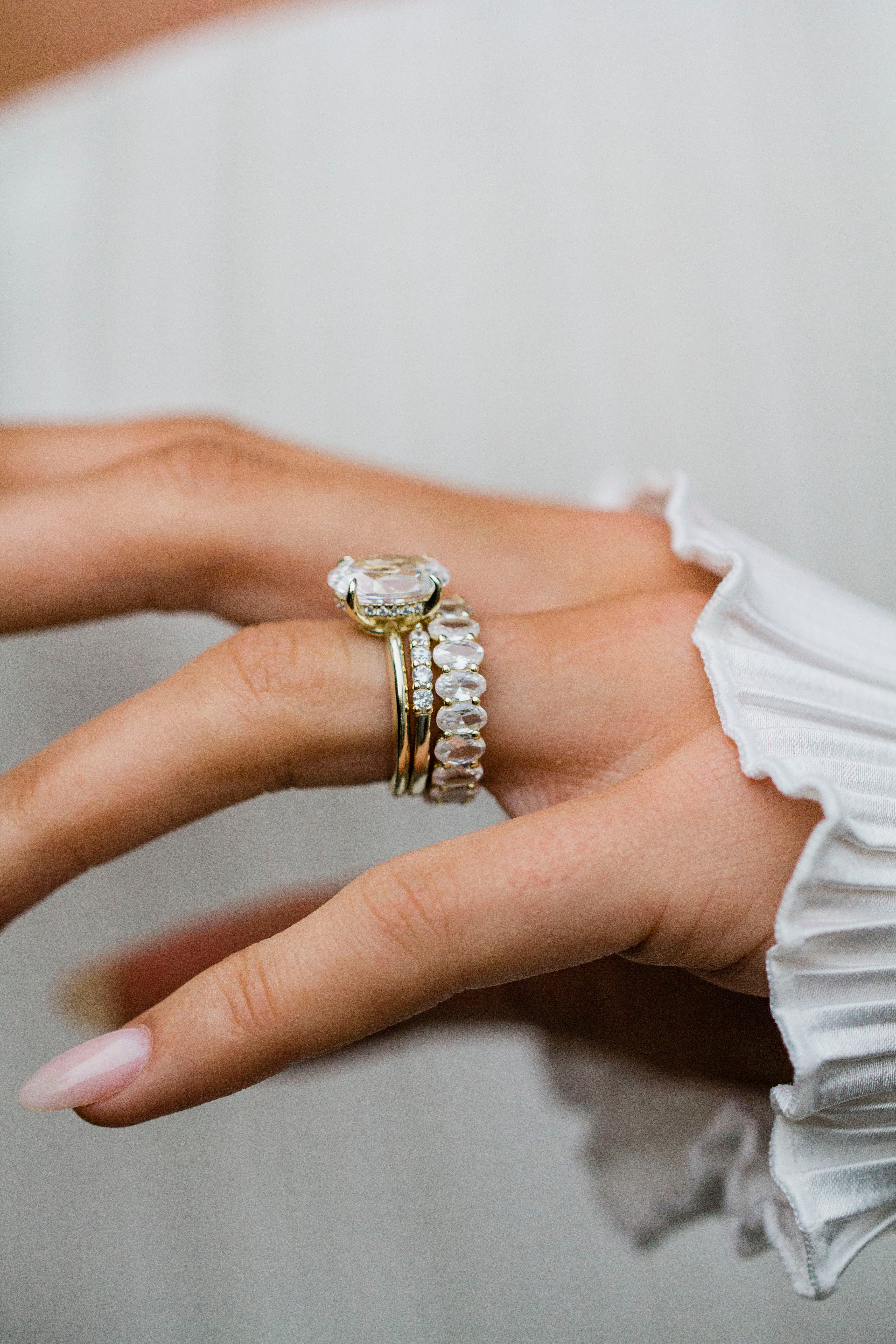 The Priscilla Band (5 Carat) – Everly Rings