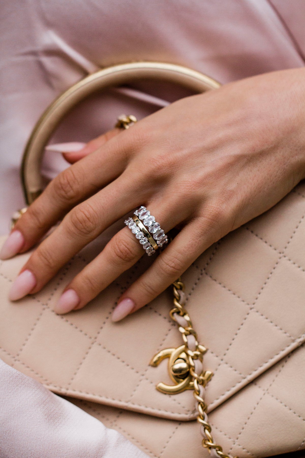 The Priscilla Band (6 Carat)