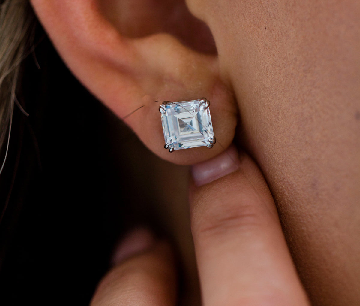 The Wren Studs (2.5 Carat)